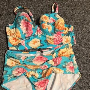 TORRID SIZE 3 NWOT 2 piece swimsuit never put on smoke free pet free home 50